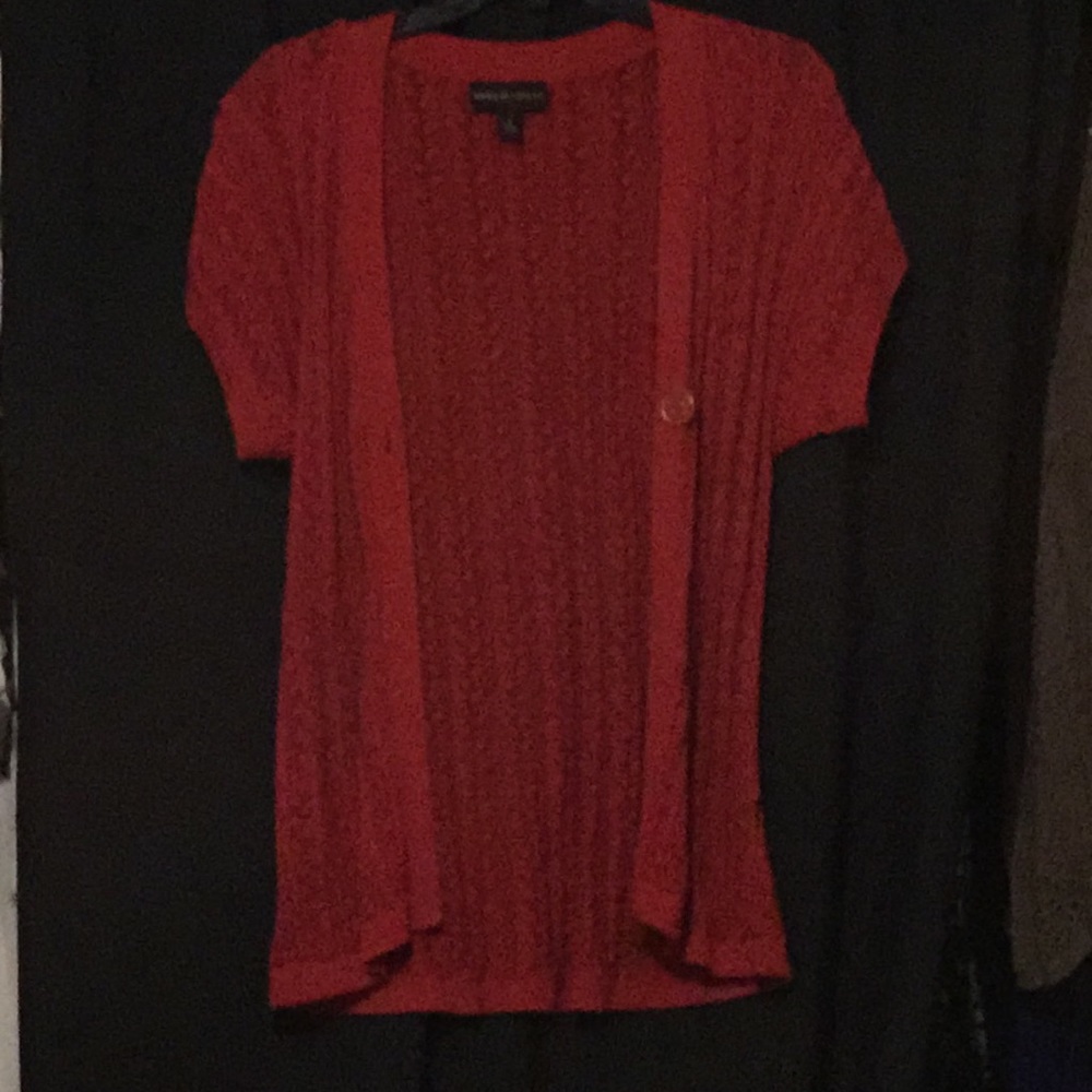 Dana Buchman red short sleeve cardigan